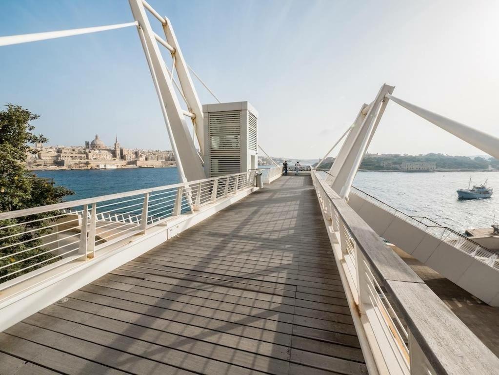 Luxe Apartment With Valletta And Harbour Views スリーマ エクステリア 写真